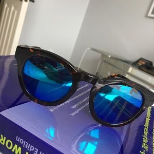 DIFF Eyewear Dime II
